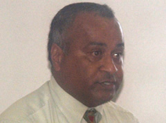 Illegal to sit on vehicle trays-LTA